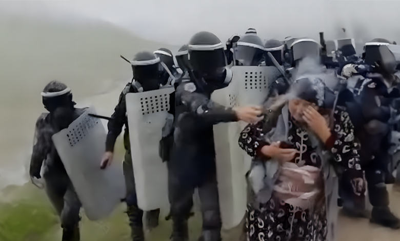 DİN: “Yaşlı qadının gözünə bibər qazı sıxan polisin kimliyi müəyyənləşib”