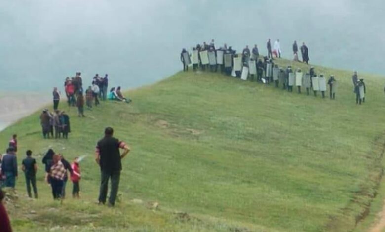 Gədəbəydə etiraz olub, polis müdaxilə edib