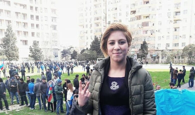 Jurnalist polisin aksiyada ona qəsdən xəsarət yetirdiyini deyir