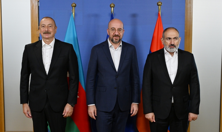 Azərbaycan və Ermənistan rəhbərləri 6 məsələ ilə bağlı müzakirə aparıb