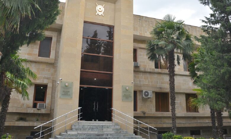 Mingəçevir Prokurorluğunda ölüm: keçmiş polis əməkdaşı ikinci mərtəbədən düşüb