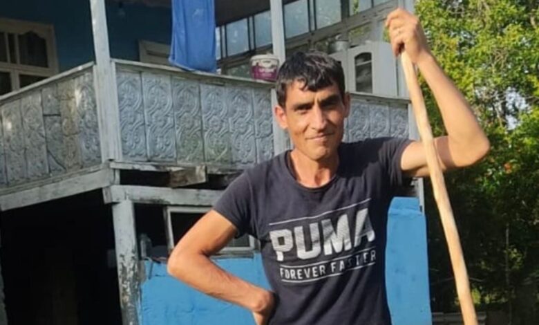 Yevlax sakini: “Hərbi hospitalda çarpayıya bağmışdılar, gəlib-gedən vururdu…”