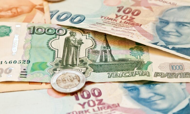 Rubl və lirə dollar qarşısında psixoloji həddə yaxınlaşır