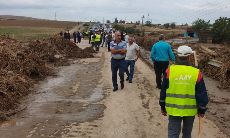 Sel Bakı-Şamaxı-Yevlax yolunu sıradan çıxarıb