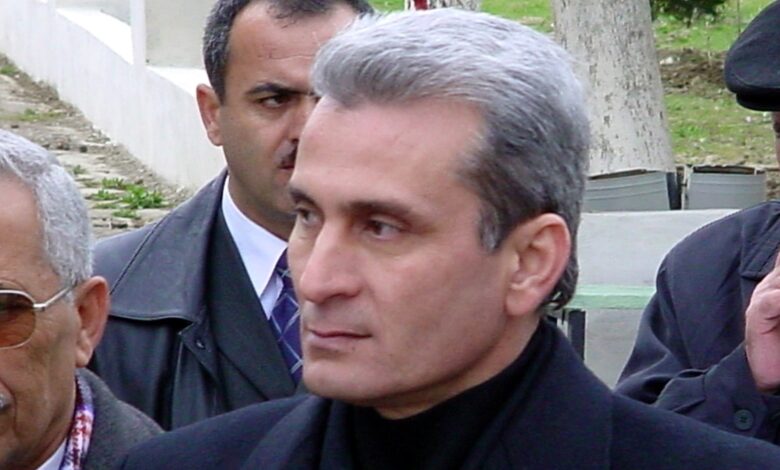 Sürət Hüseynov vəfat edib