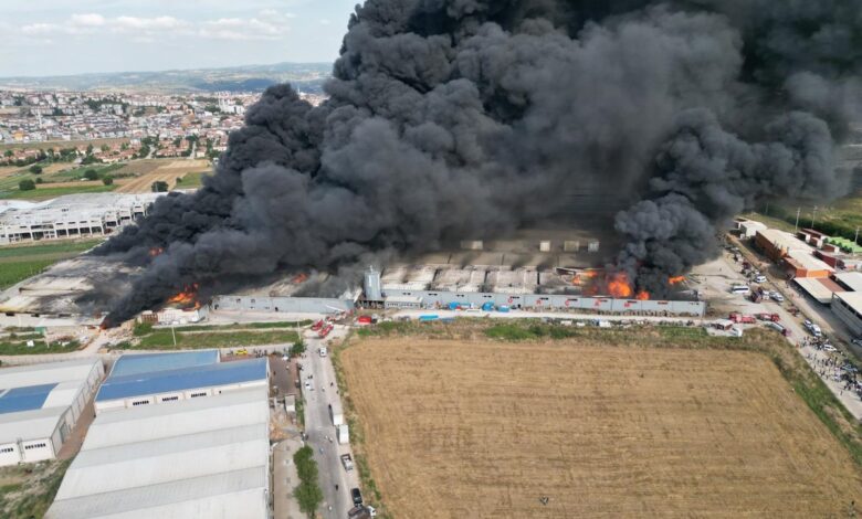 Türkiyədə 10 fabrik yanıb