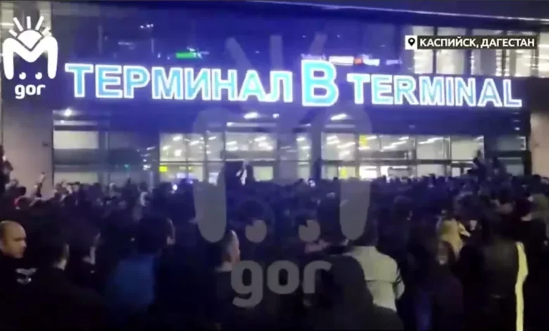Mahaçqalada hava limanının ələ keçirilməsi: 60 etirazçı saxlanılıb, 20-dən çox insan yaralanıb, mağazalar talan edilib