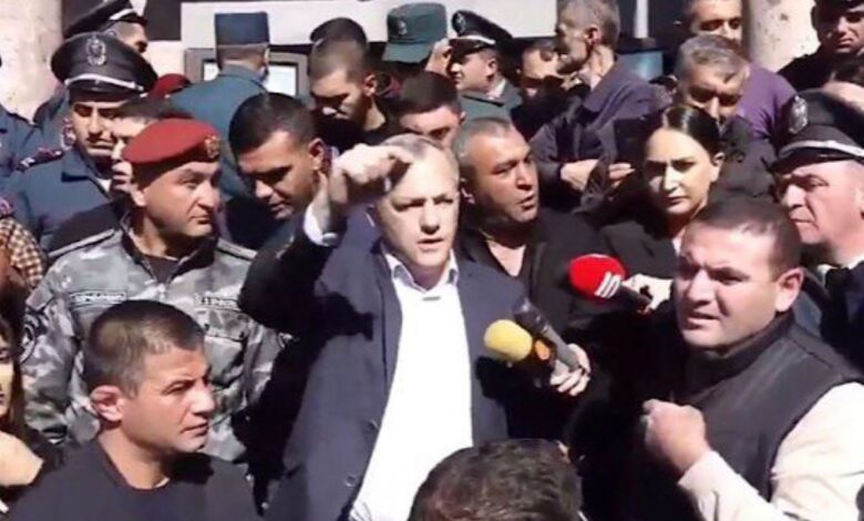 Yerevanda etiraz: Şahramanyan “Artsax”ın ləğv edilmədiyini dedi