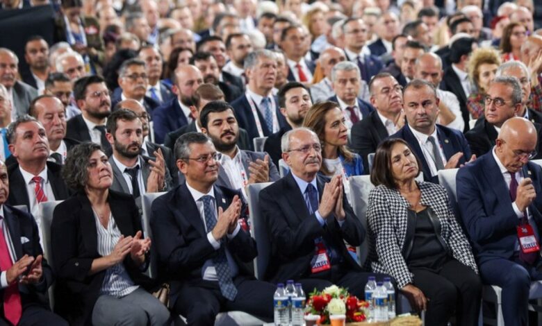 CHP-də qurultay: Kılıçdaroğlu getdi, Özəl gəldi