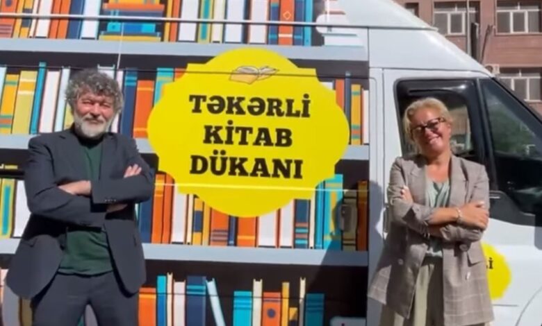 Naşir sərgini boykota çağırdı, nazirlik “Təkərli dükanı”nın iştirakına “hə” dedi