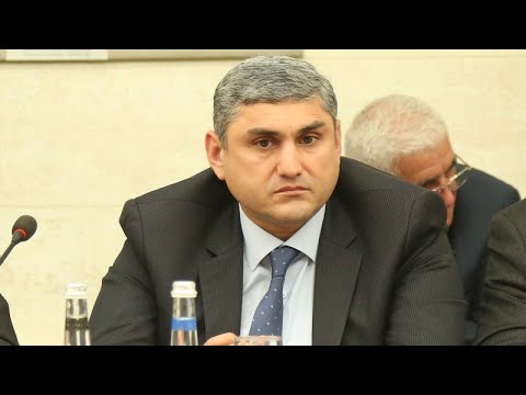 ÜLVİ ƏHMƏDOV KİMƏ XİDMƏT EDİR?