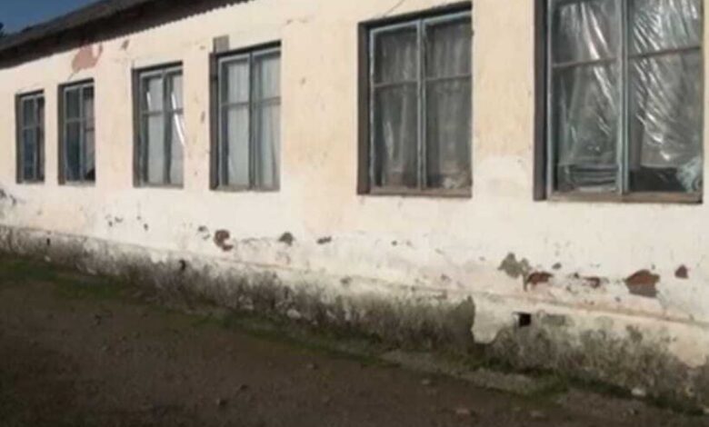 Lənkəranda valideynlər uşaqlarının qəzalı məktəbdə oxumasından narahatdır