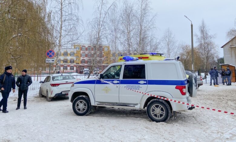 Məktəbli sinif yoldaşlarına atəş açıb, ölənlər var