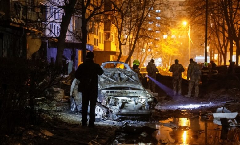 Rusiya qüvvələri Kiyevi atəşə tutub, azı 50 nəfər xəsarət alıb