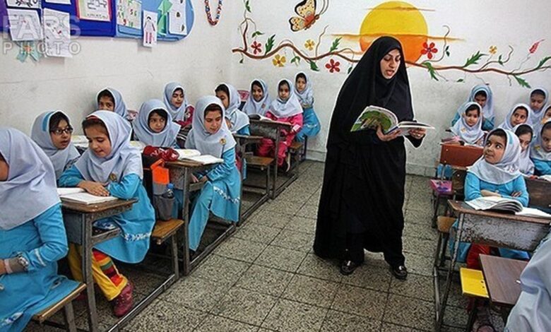 11 yaşlı qızın hicabı başından sürüşdüyünə görə direktor onu döyüb