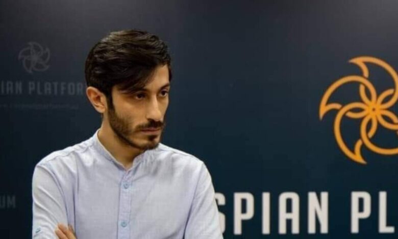 Həbsdə olan ictimai fəal ona 'pencək qadağası' qoyulduğunu deyir