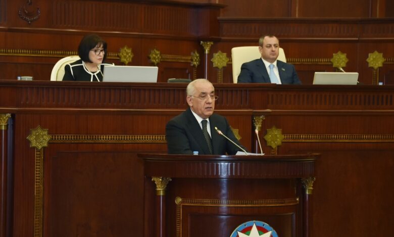 Əli Əsədov baş nazir postunda qaldı