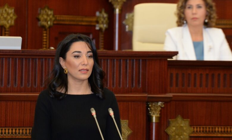 Ombudsman həbsxanalarda sıxlığı məruzə elədi