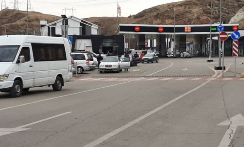 Quru sərhədlərin açılmaması ilə bağlı yeni versiyalar: Hökumət nədən çəkinir?