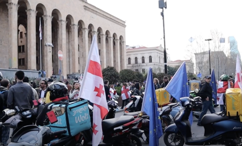 Gürcüstan müxalifəti yenə “Rusiya qanunu”na etiraz üçün küçələrə çıxıb