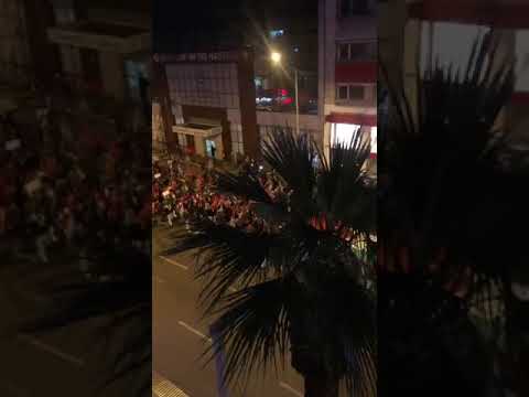 BU DƏQİQƏLƏRDƏ: İZMİRDƏ FƏLƏSTİNƏ DƏSTƏK ÜÇÜN YÜZ MİNLƏRLƏ İNSAN KÜÇƏLƏRƏ ÇIXDI