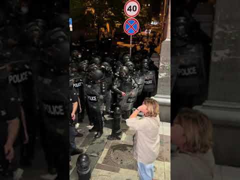 GÜRCÜ XALQI POLİSƏ DƏRS KEÇİR