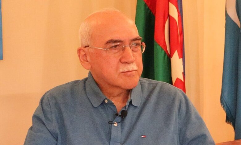“Harda yazılıb ki, İsa Qəmbər partiyadaxili seçkilərdə hər zaman bitərəf olmalıdır?”