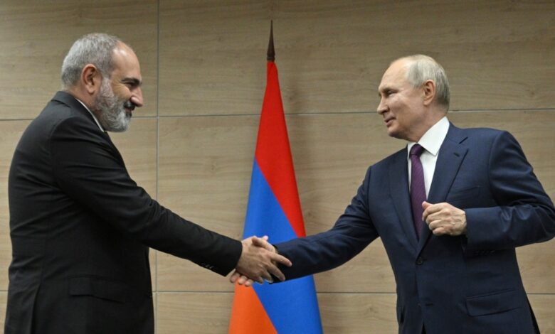 Kreml Putin ilə Paşinyan arasında 'çox şeyi aydınlaşdıracaq' görüşün anonsunu etdi