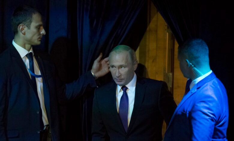 Putin gülləkeçirməz jilet geyinməyə başlayıb