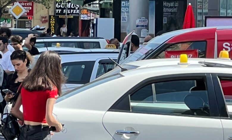 Bakıda taksilər iki dəfə azalıb