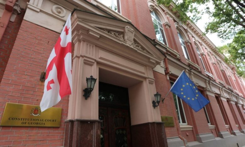 Gürcüstanın Konstitusiya Məhkəməsi Prezidentin iddiasını qəbul edib
