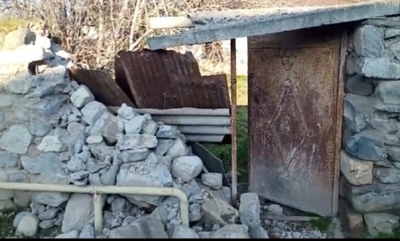 Şəkidə vətəndaşın evi hər an başına uça bilər