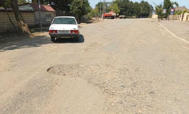 Viravul sakinləri: Nə poçtumuz var, nə yolumuz…
