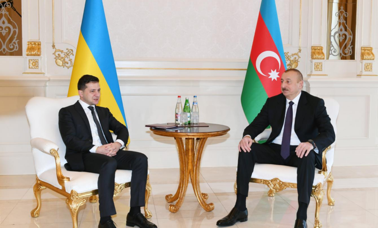 Əliyevin Zelenskiyə təbrik məktubu və hakimiyyətyönlü mediada Ukraynaya ittihamlar