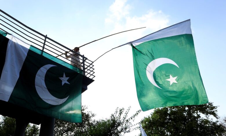 Pakistanın cənubunda 11 polis öldürülüb, yaralılar var