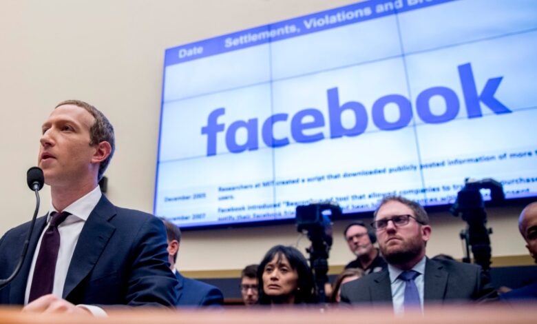 Tsukerberq Ağ Evin COVID-19-la bağlı Facebook-a təzyiqlər göstərdiyini deyib