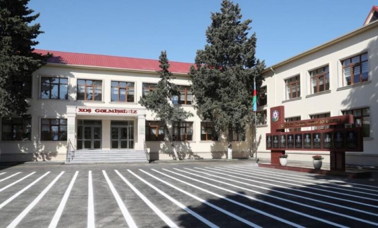 Bakıda müəllimlə direktor arasında “sənəd” davası