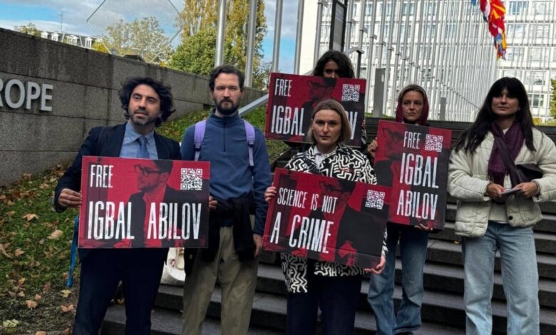 Strasburqda İqbal Əbilovu müdafiə aksiyası keçirilib
