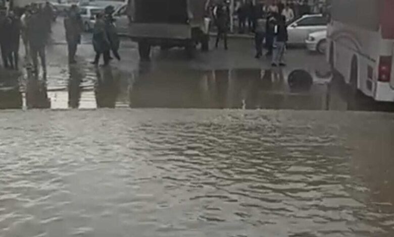 Bakı küçələri su altında qalıb