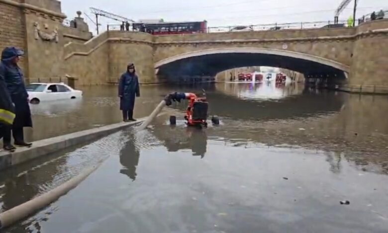 Bakıda yağış suları tuneli basıb, yollarda tıxac yaranıb [Video]
