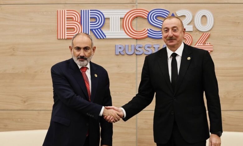 Kazanda Əliyev Paşinyanla görüşür