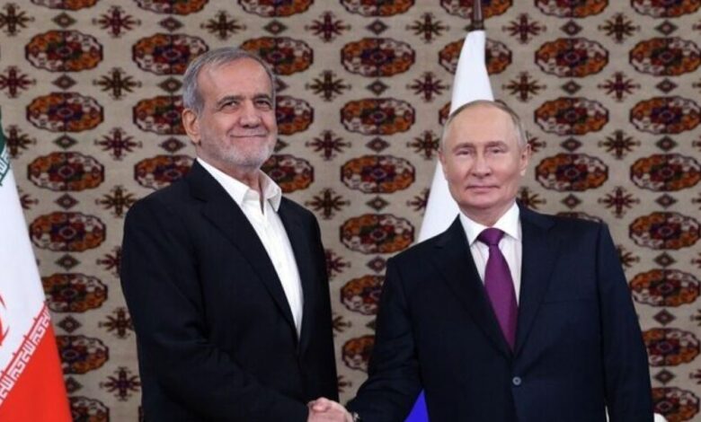 Pezeşkian Putinlə görüşdə regiondakı vəziyyətin gərgin olduğunu deyib