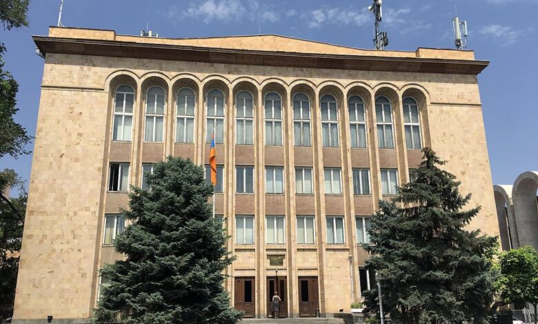Poqosyan Konstitusiya Məhkəməsinin Qarabağla bağlı qərarını Bakının sifarişi sayır