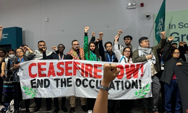 Bakıda bir qrup aktivist COP29 keçirilən məkanda aksiya keçirib