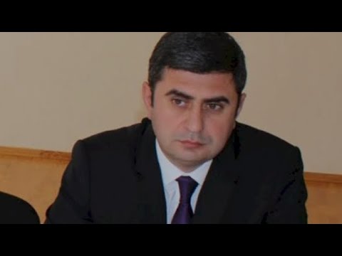 Xəzər Rayonunun icra başçısı Elşən Salahov rayonu belə idarə edir