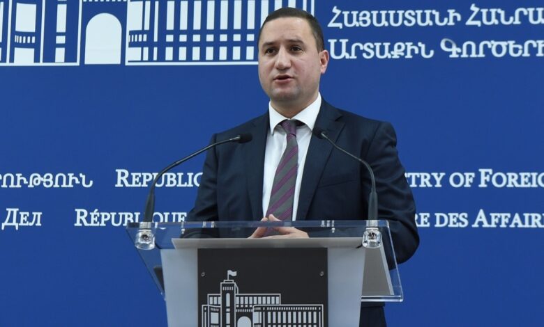 Yerevan Aİ-dəki səfirinin azərbaycanlı həmkarı tərəfindən hədələndiyini bildirir
