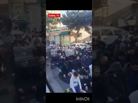 10 minlərlə insan məscidlərə bayram namazında səcdəyə toplandı