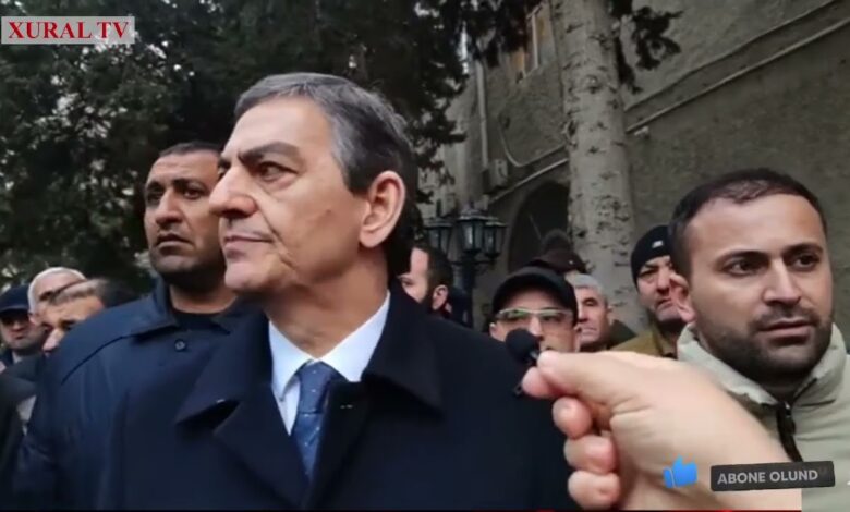 SİYASİ MƏHBUS TOFİQ YAQUBLUYA 9 İL HƏBS CƏZASI OXUNAN GÜN MƏHKƏMƏ QARŞISINDA NƏ BAŞ VERDİ?