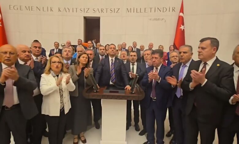 TÜRKİYƏDƏ MİLLƏT VƏKİLLƏRİ ERDOĞANA QARŞI AYAĞA QALXDI