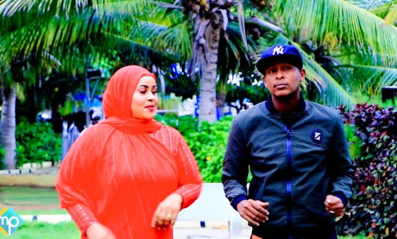 SAFIYA M DAAHIR IYO AHMED DEEQSI 2021 | XURAL-CAYNTI DUNIDA | OFICIAL 4K VIDEO